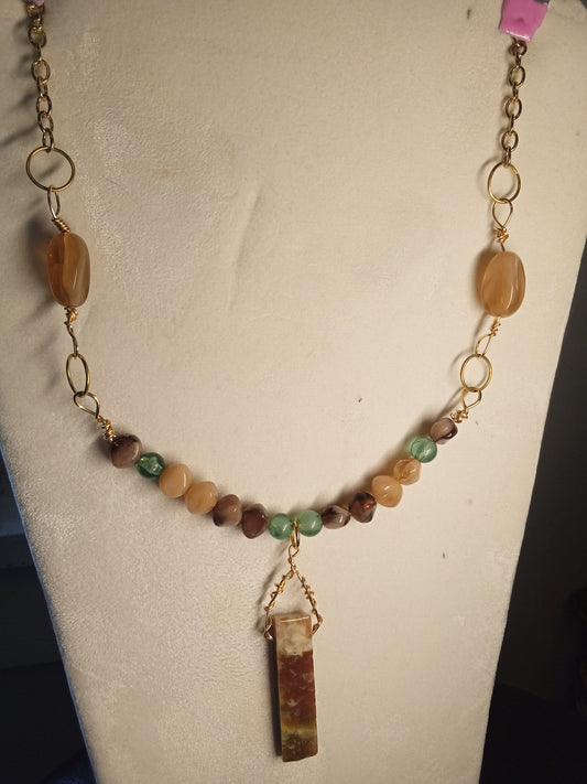 Stone pendant necklace