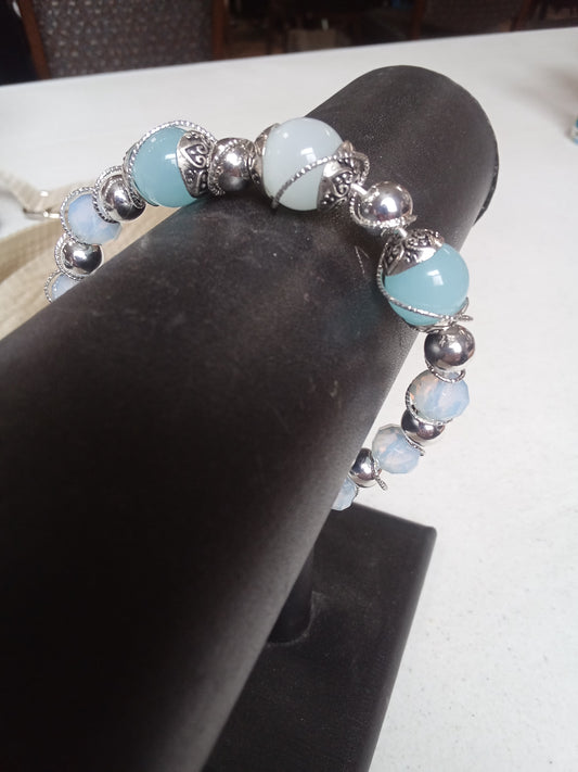 Wire wrapped blue bracelet