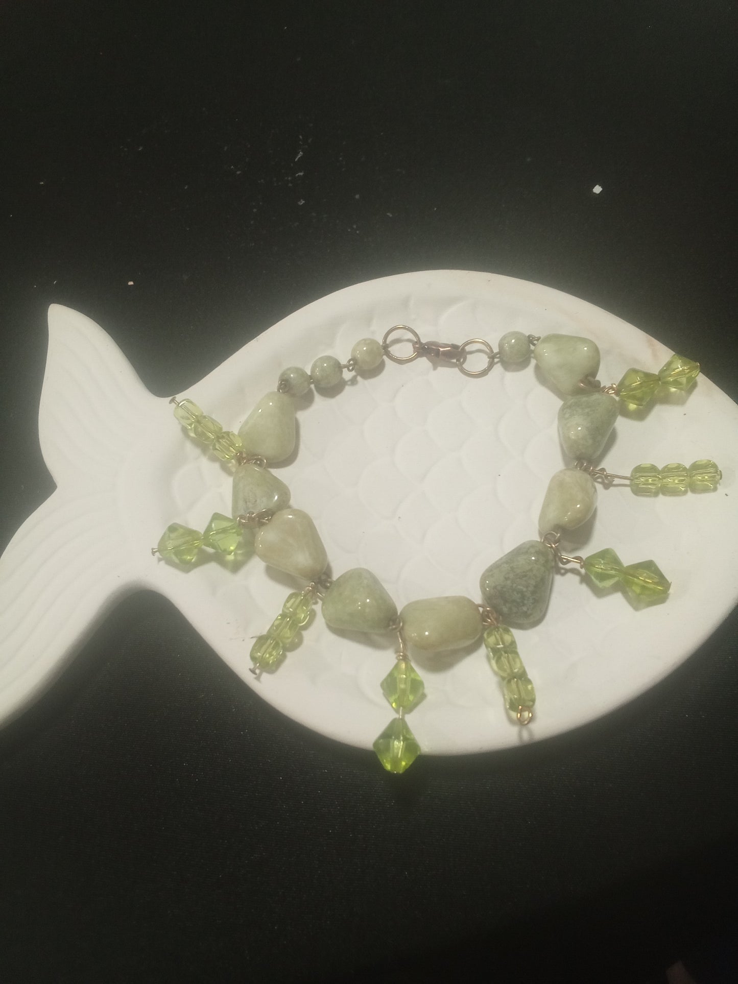 Green nugget bead and crystal dangle bracelet